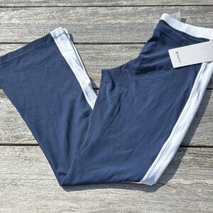 Lululemon Nulu High-Rise Flared Pant club blue white size 12 NWT‎